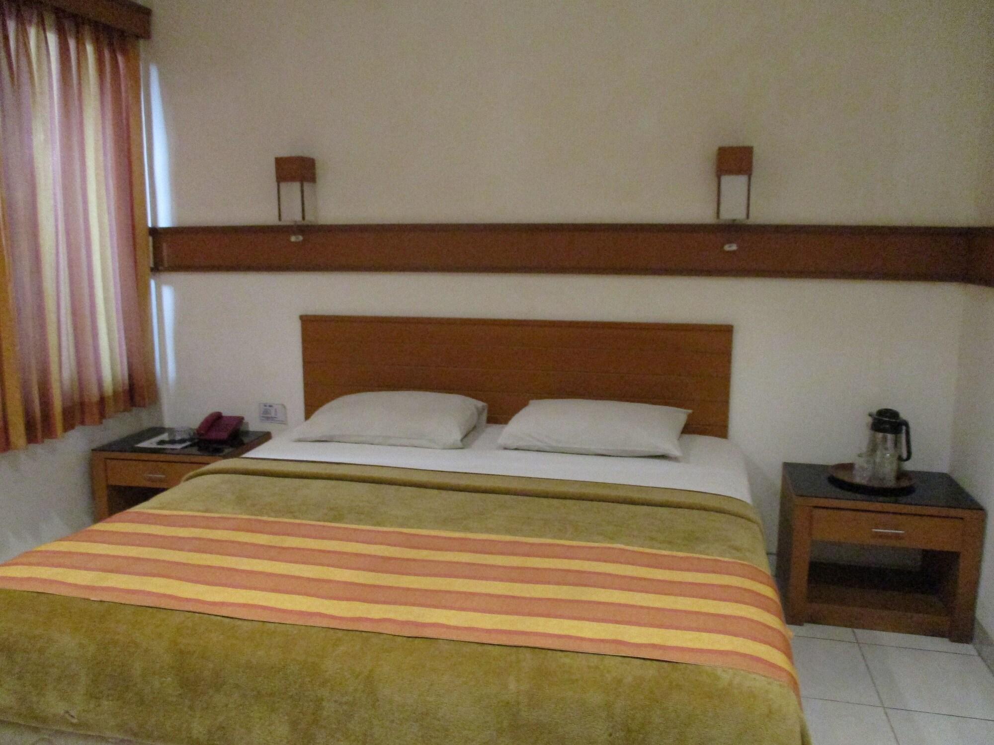 Hotel Caravan Tanah Abang Jakarta Exteriör bild