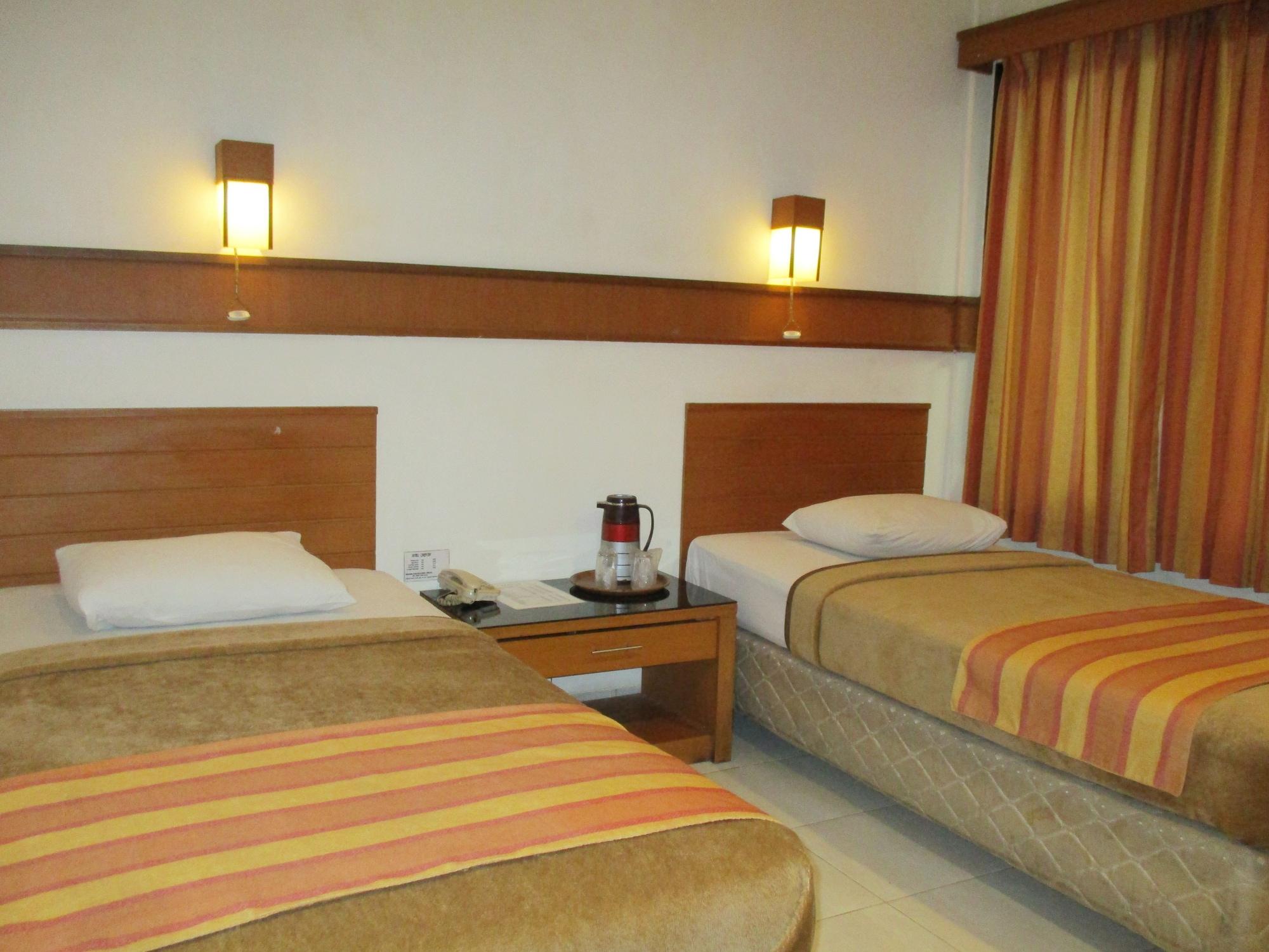 Hotel Caravan Tanah Abang Jakarta Exteriör bild