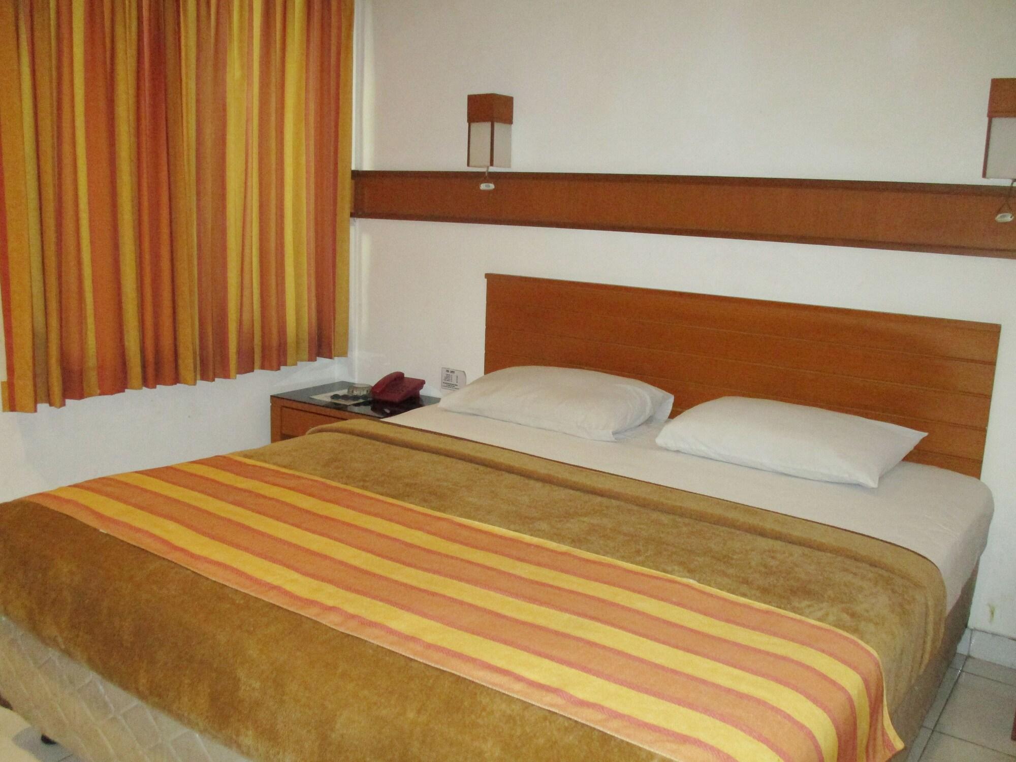 Hotel Caravan Tanah Abang Jakarta Exteriör bild