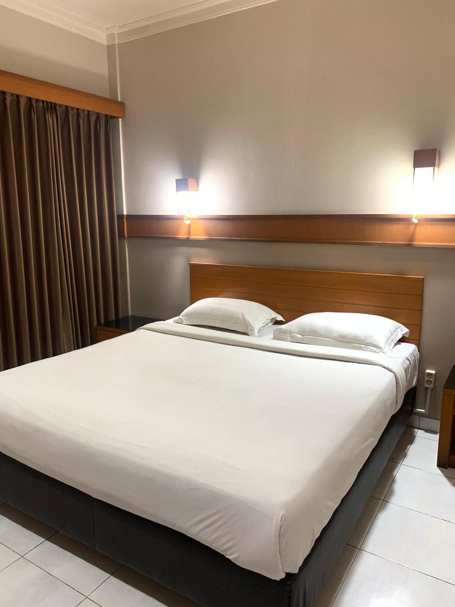 Hotel Caravan Tanah Abang Jakarta Exteriör bild