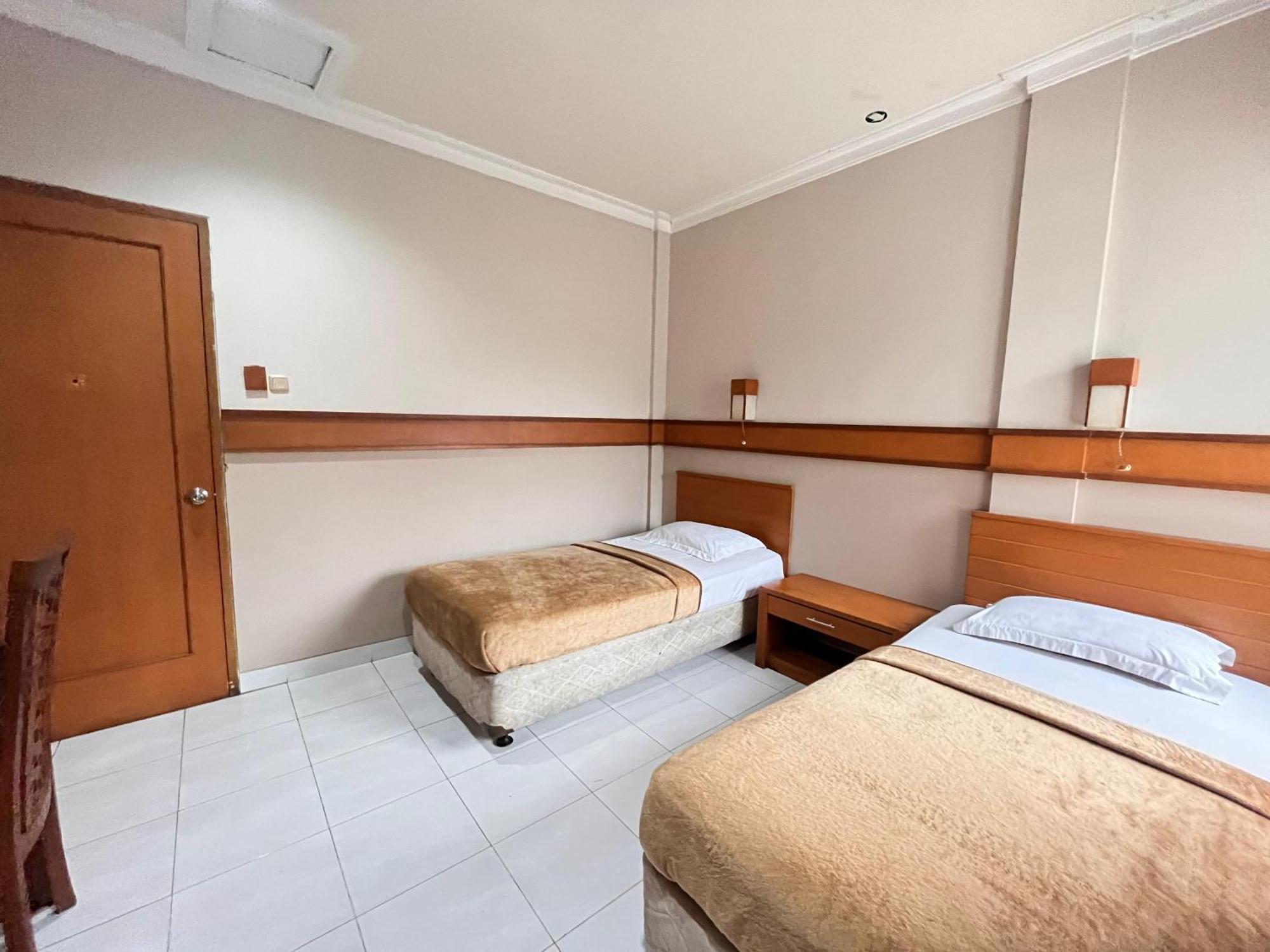 Hotel Caravan Tanah Abang Jakarta Exteriör bild