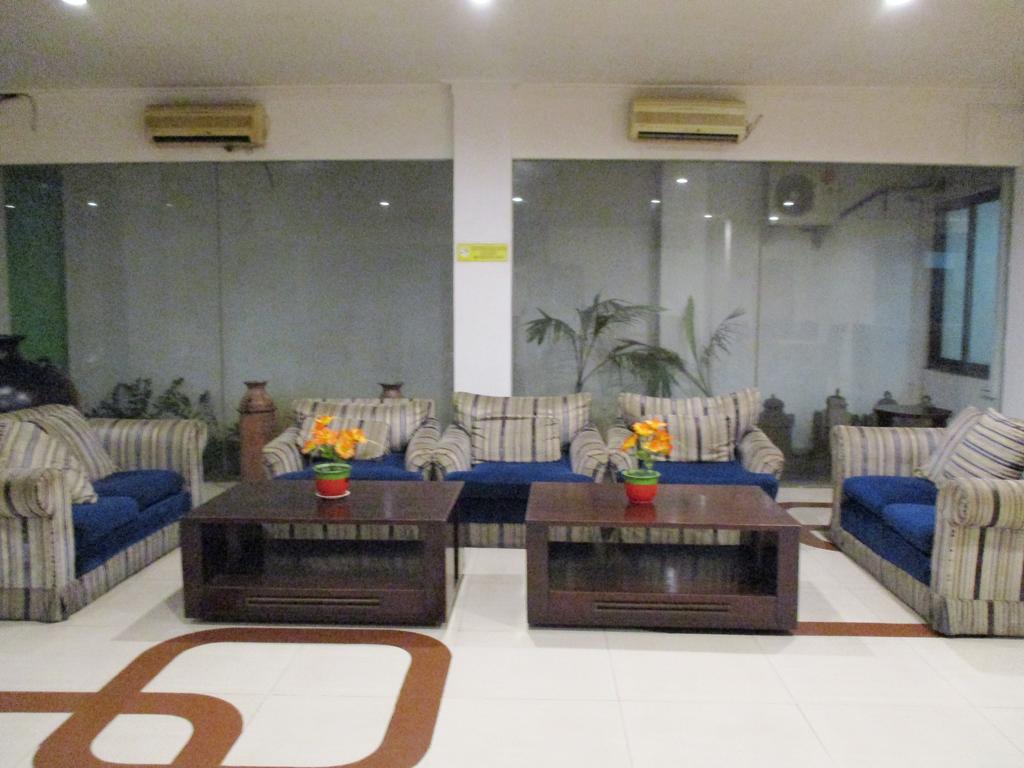 Hotel Caravan Tanah Abang Jakarta Exteriör bild