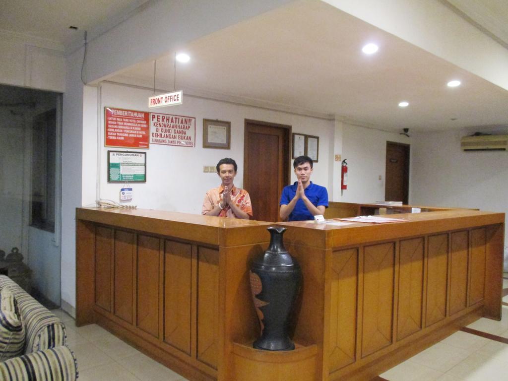 Hotel Caravan Tanah Abang Jakarta Exteriör bild