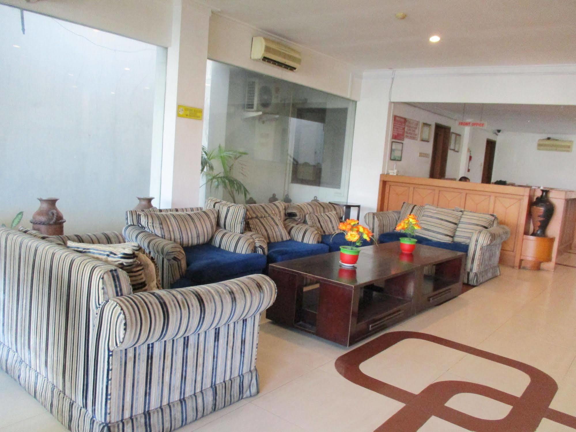 Hotel Caravan Tanah Abang Jakarta Exteriör bild